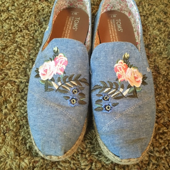 Toms size 7 bundle - Picture 4 of 6